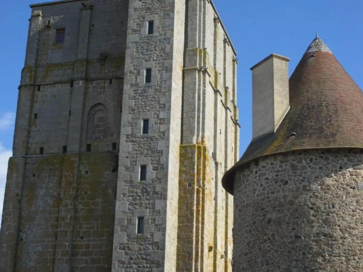 Gite Independant Avec Cour Close, Wifi Et Chauffage Compris - Proche Montlucon Et Neris-Les-Bains - Fr-1-489-27 Huriel