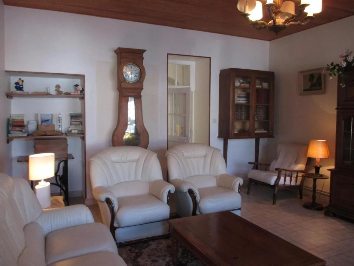 Gite Independant Avec Cour Close, Wifi Et Chauffage Compris - Proche Montlucon Et Neris-Les-Bains - Fr-1-489-27 Huriel Francja